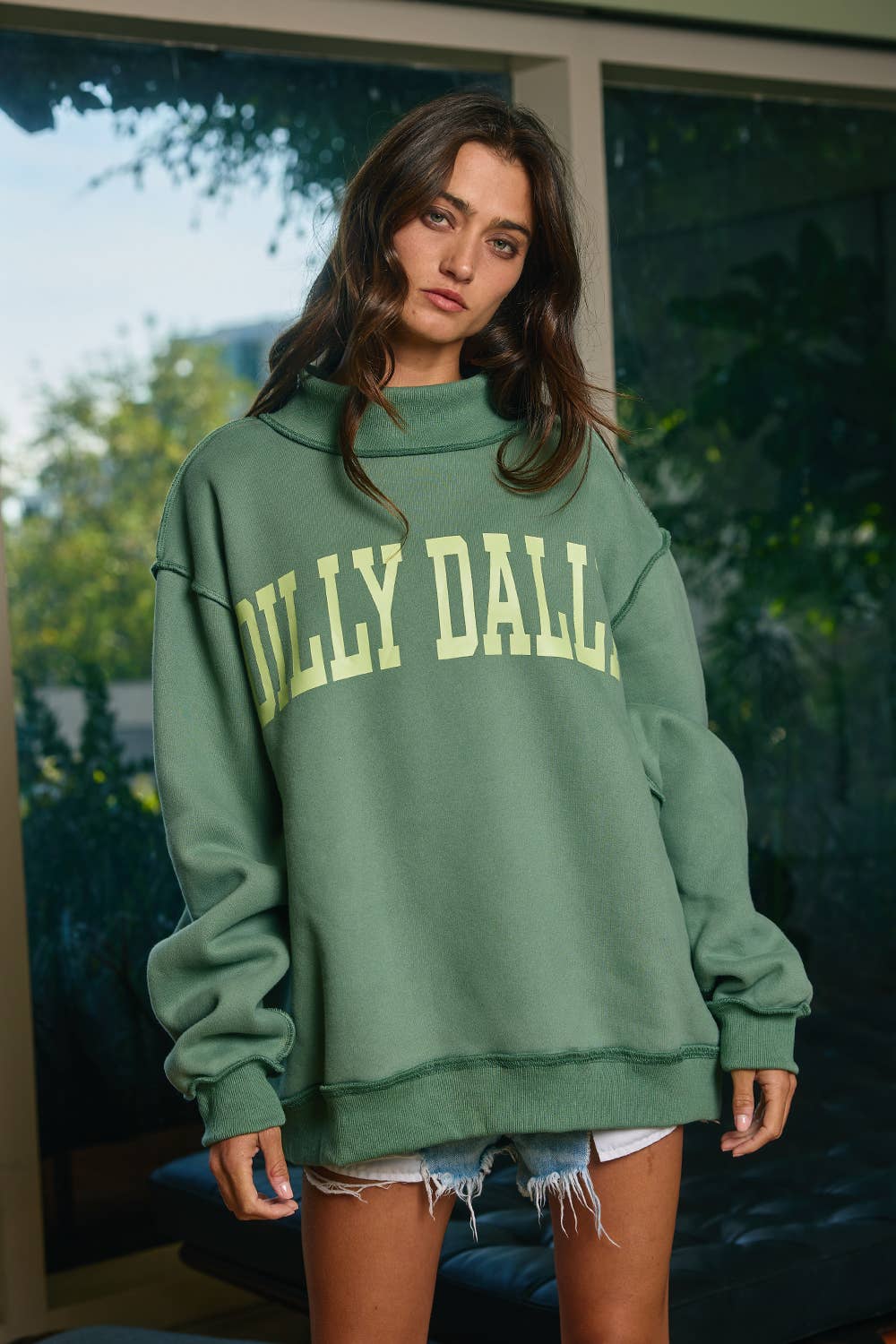 IT2594-DILLYDALLY | 'DILLY DALLY' Mockneck Sweatshirt